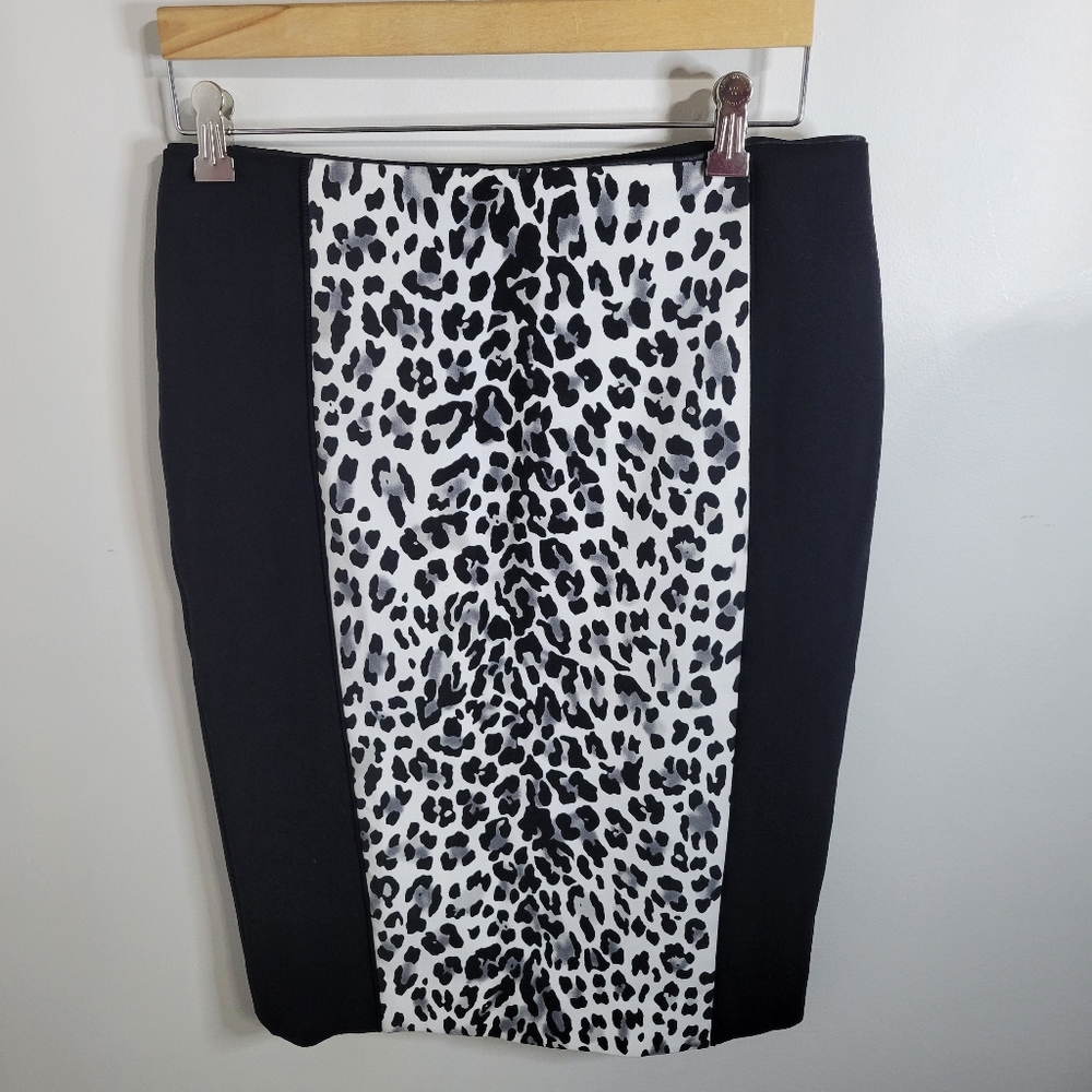 White House Black Market Black and White Pencil Skirt